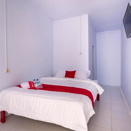 Reddoorz Syariah @ Bondowoso City Center Buitenkant foto